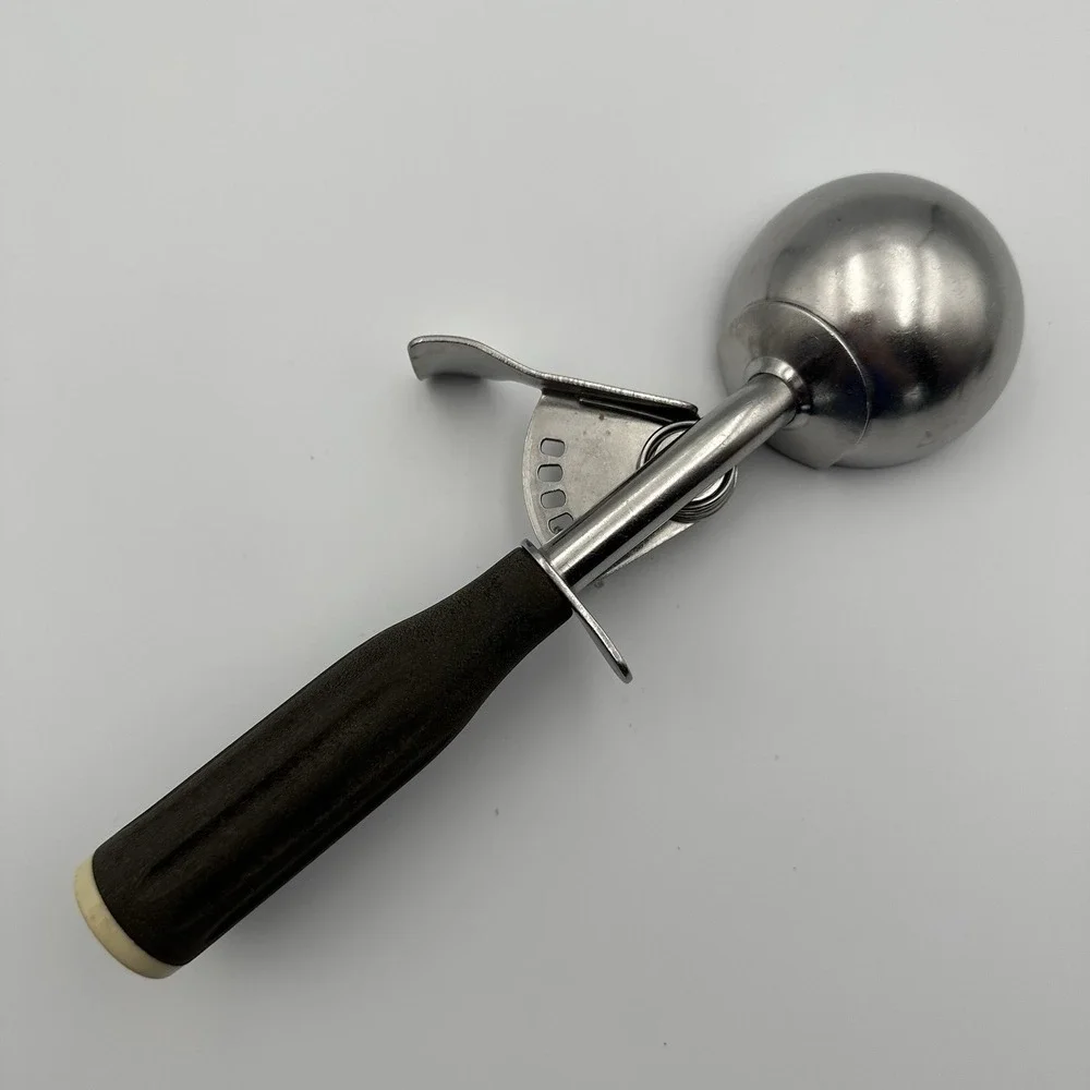 Vintage Hamilton Beach Stainless Ice‎ Cream Scoop with Thumb Release Model 65